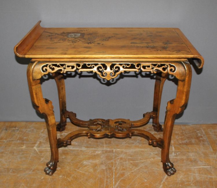 Asiatisch inspirierter Teetisch um 1880