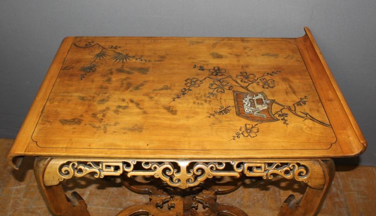 Asiatisch inspirierter Teetisch um 1880
