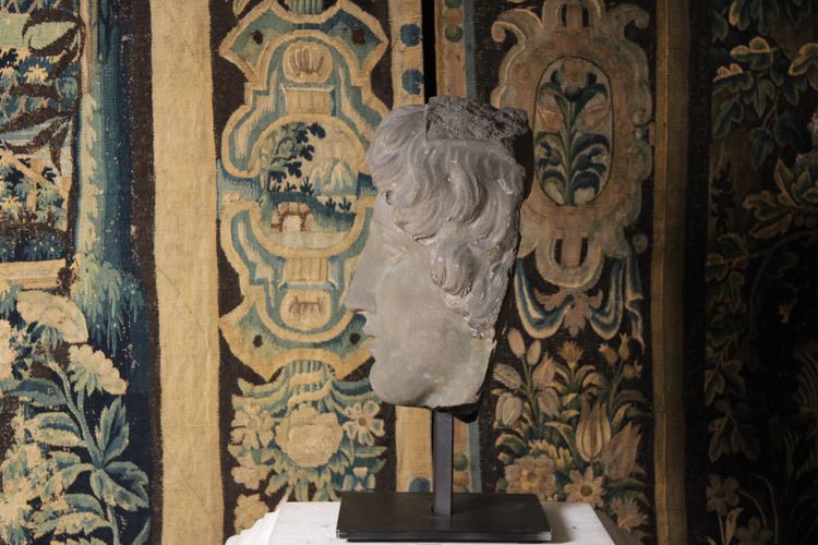 Neoclassical male head in sandstone, 20th century