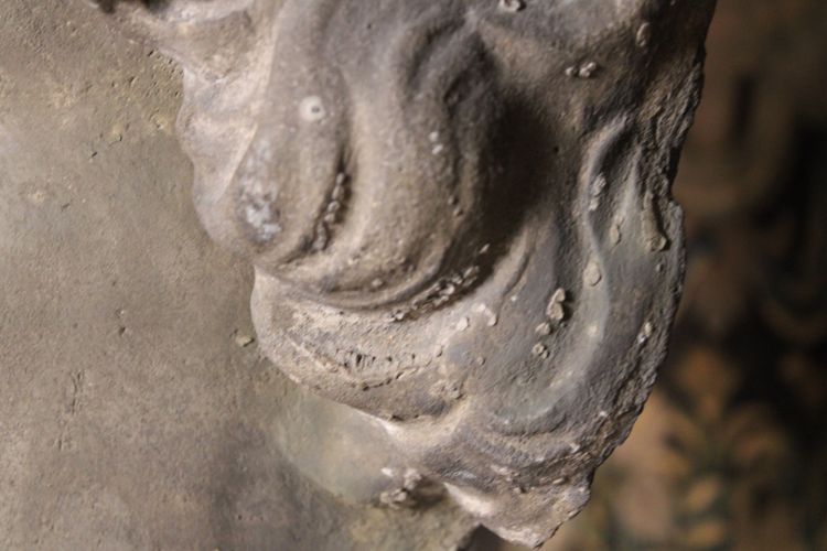 Neoclassical male head in sandstone, 20th century