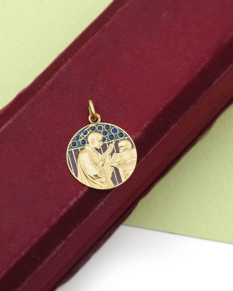 Anhänger „Saint Louis de Gonzague“ aus 18 Karat Gold, religiöse Medaille, Plique-à-jour-Emaille