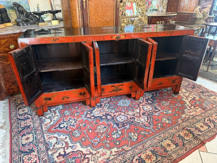 LACQUERED SIDEBOARD WITH CHINA DECORATION