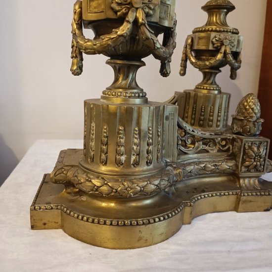 Pair of andirons - Louis XVI - Bronze - Late 19th century