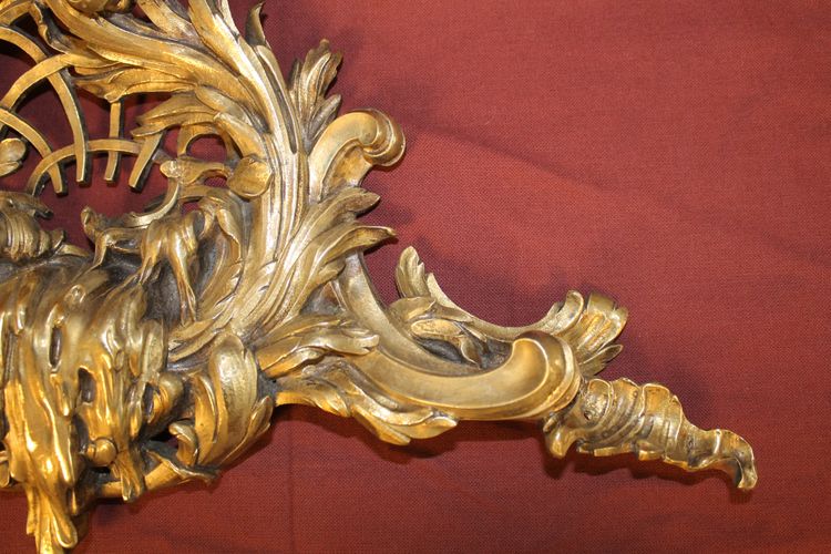 Arredo in bronzo in stile rococò raffigurante una cascata XIX secolo L: 48,5 cm