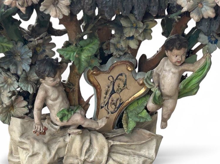 Importante jardinière de jardin d’hiver en bois et stuc polychrome d’époque fin XIXéme H 121 cm