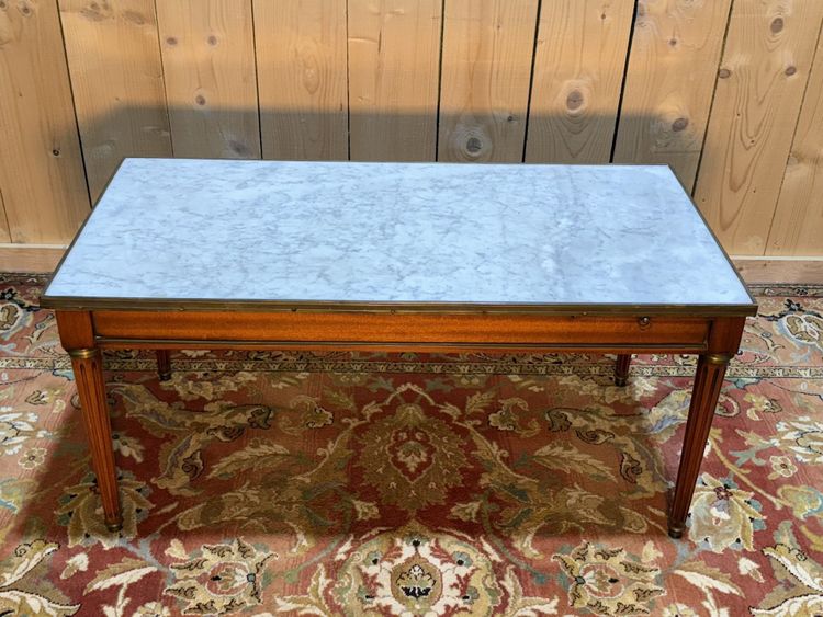 Couchtisch im Louis XVI-Stil aus Carrara-Marmorkirsche