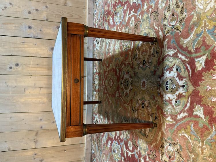 Couchtisch im Louis XVI-Stil aus Carrara-Marmorkirsche