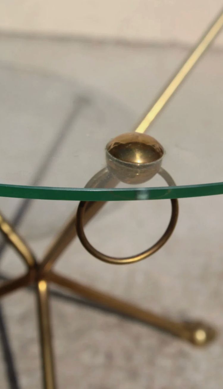 Maison JANSEN Round ormolu tripod pedestal table, legs with sabots