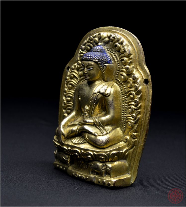 Tibet, XVIIIème siècle, Représentation du Bouddha de la Terre Pure, Bronze doré polychrome
