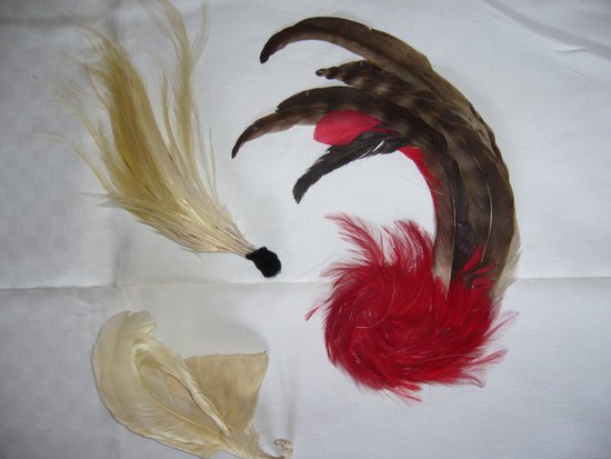 Around thirty feather ornaments from a hatter from the 1920s to 1950s