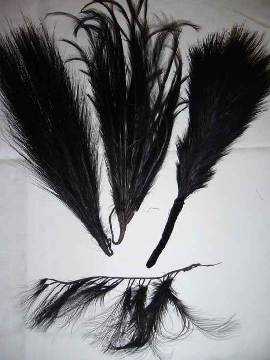Around thirty feather ornaments from a hatter from the 1920s to 1950s