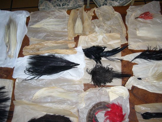 Around thirty feather ornaments from a hatter from the 1920s to 1950s