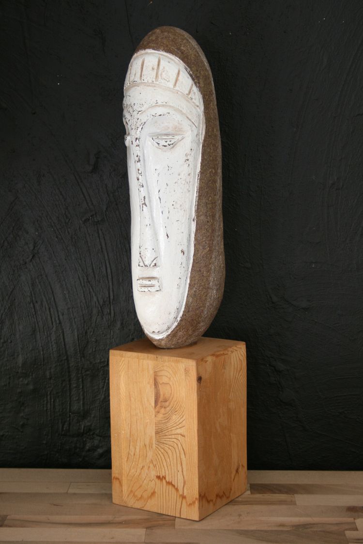 Stone sculpture, 20th or 21st century, anonymous.