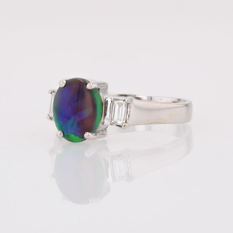 Bague opale noire et diamants or blanc