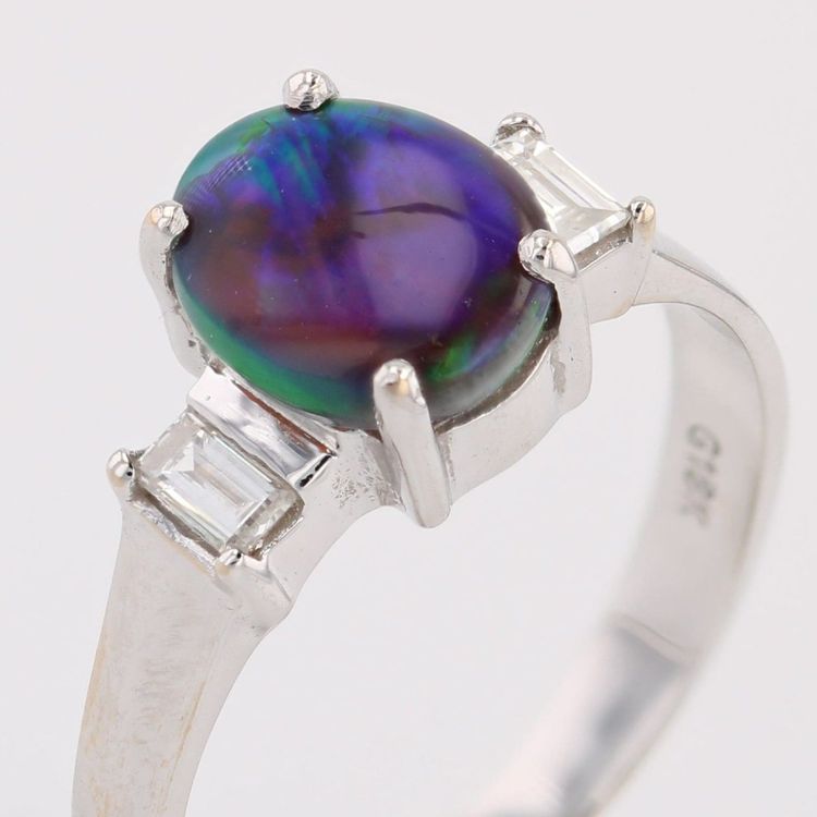 Bague opale noire et diamants or blanc