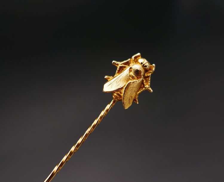 Epingle à cravate, or 18 carats.