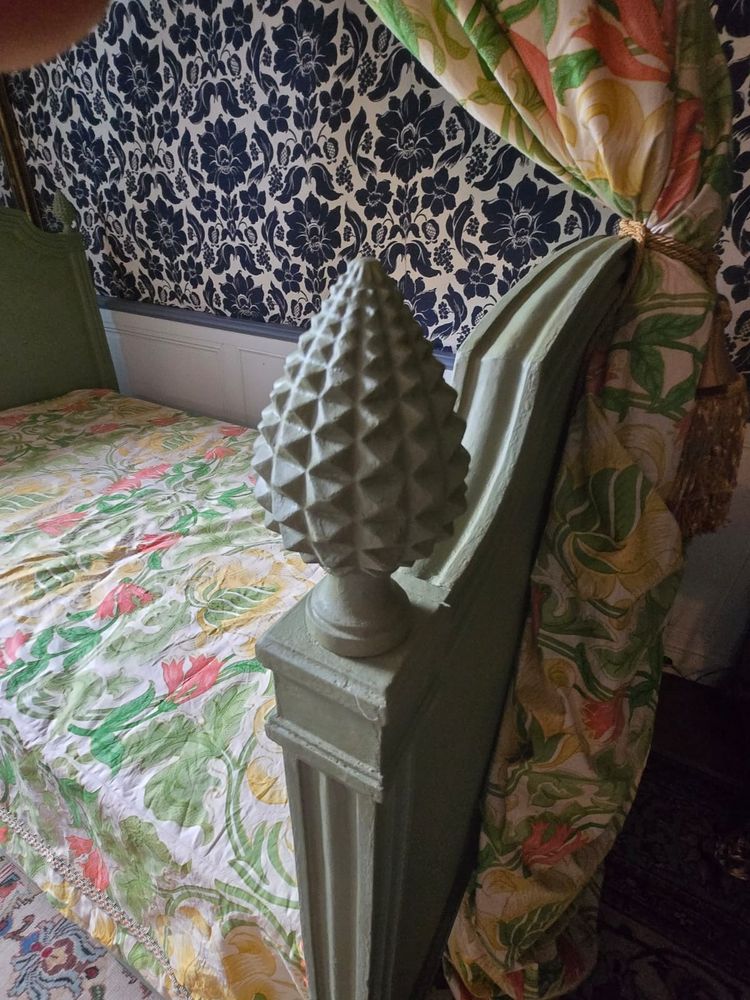 Polish-style bed, southern work, Louis XVI period.