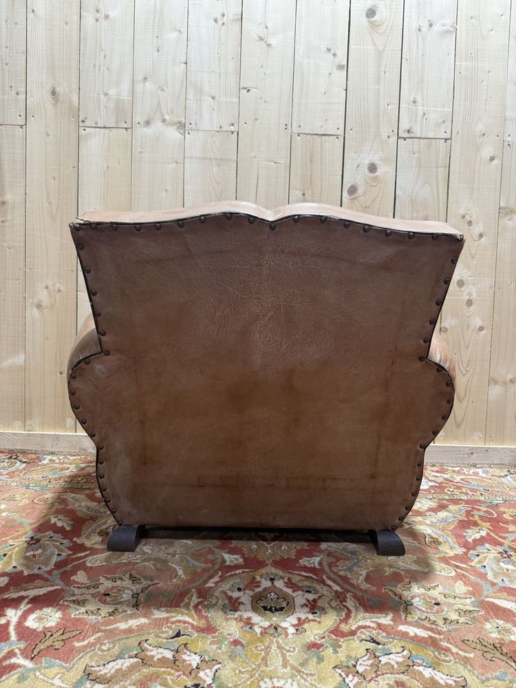 Fauteuil Club "Moustache" en cuir Art Deco