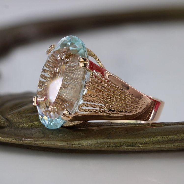 Anello d'oro rosa vintage con acquamarina
