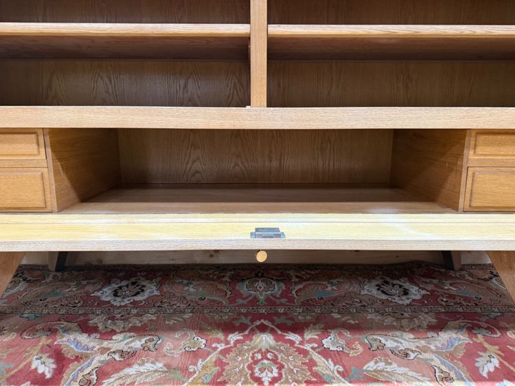 Sideboard aus massiver Eiche mit Kompassfüßen, 1950