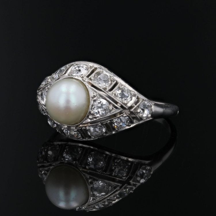 Bague dôme platine perle et diamants
