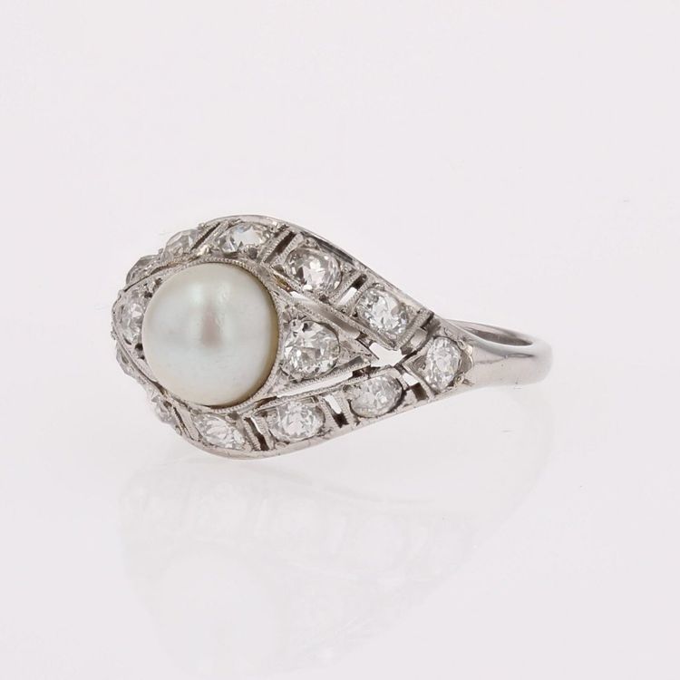 Bague dôme platine perle et diamants