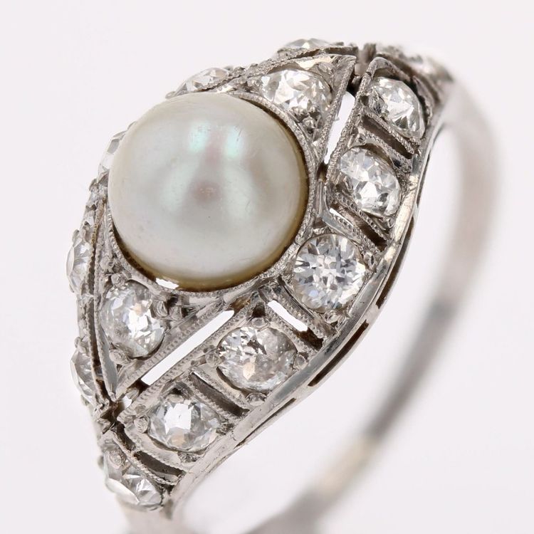 Bague dôme platine perle et diamants