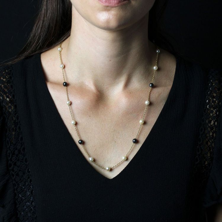 Collier or jaune perles de culture blanches et grises
