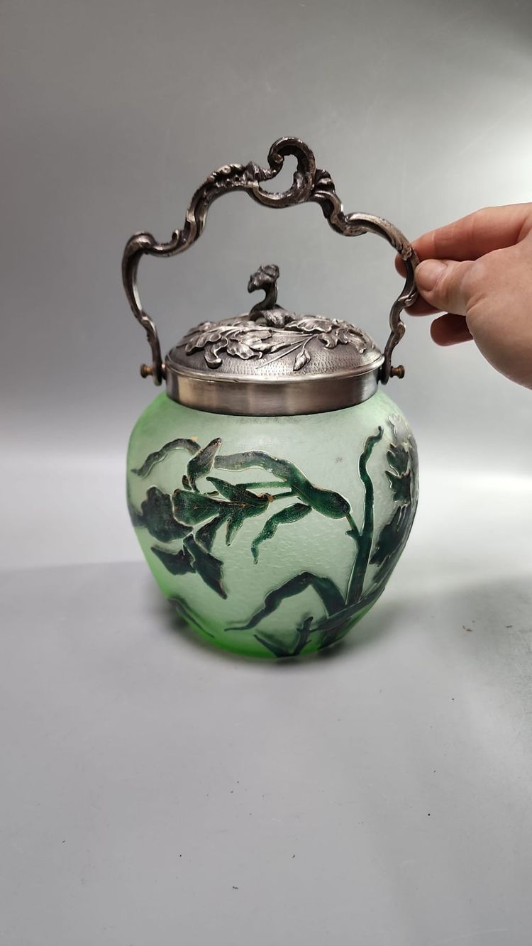 Art-Nouveau cookie bucket