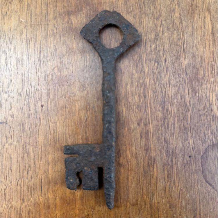 Clé Haute Époque en fer forgé