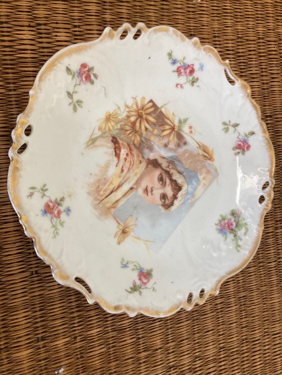 Pair of porcelain plates