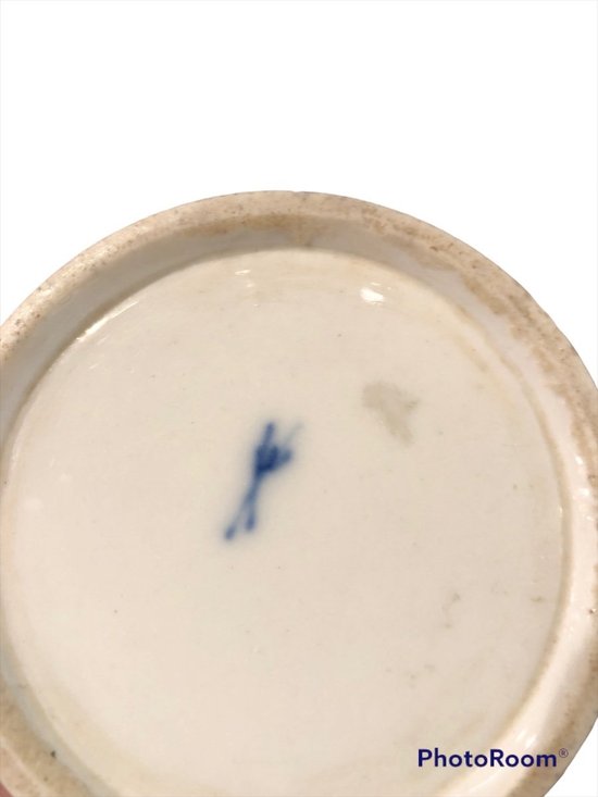 Trembling cup - Porcelain - Manufacture de Locré Paris - Circa 1760
