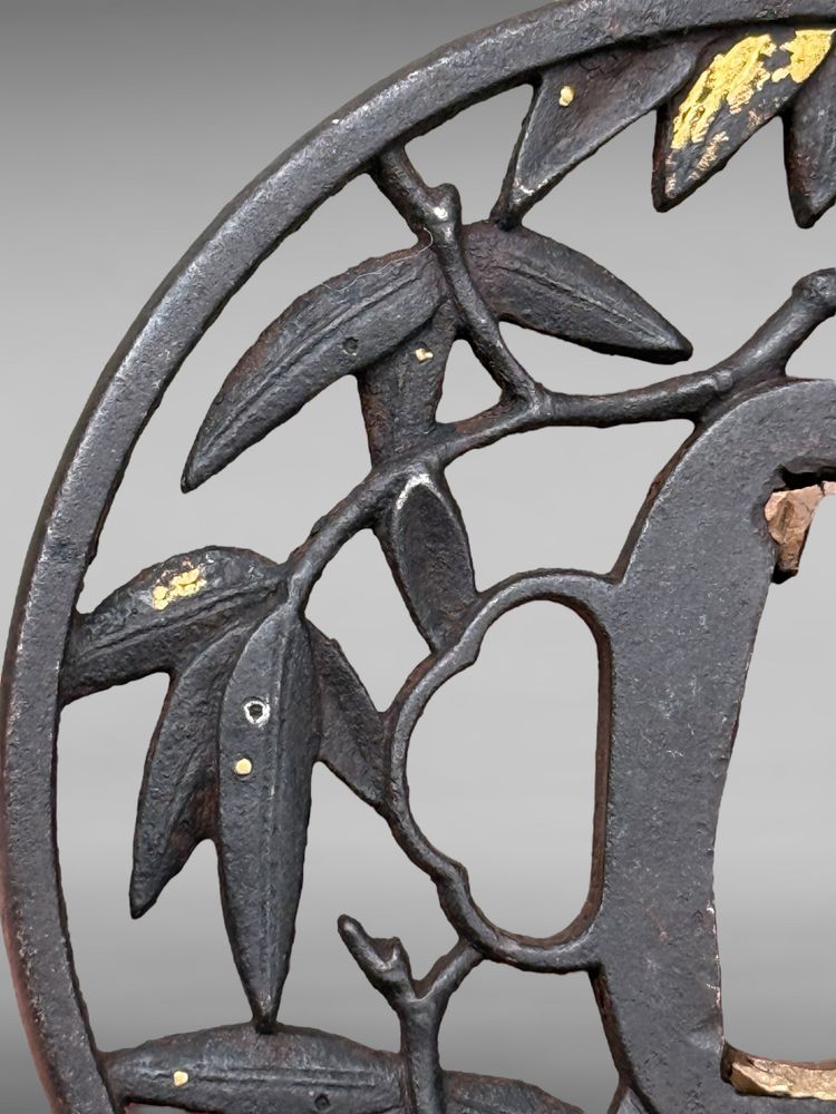 Iron tsuba maru gata with bamboo decoration - Edo period - D. 8.5 cm.