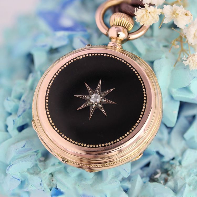 Montre de col émail noir étoile diamantée