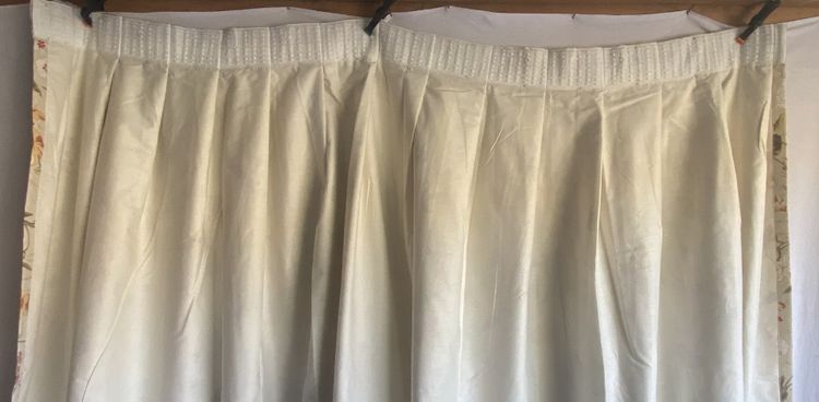 Paire de rideaux en coton et lin à motif floral – XXᵉ siècle