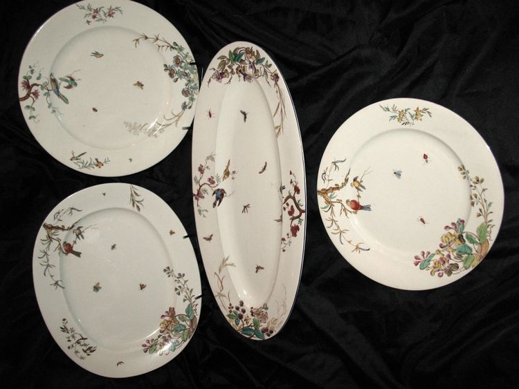 Service de table en faïence fine de Bordeaux décor Nella avec fleurs et oiseaux époque 19ème