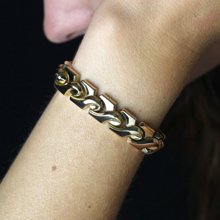 Antikes Armband mit beweglichen Knotenmotiven