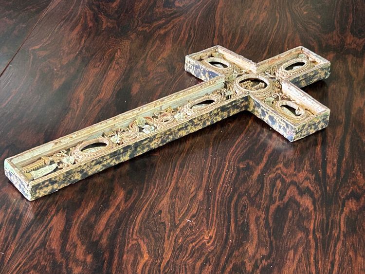 Reliquienkreuz Paperolle Ende 18. Jahrhundert - 6 religiöse Reliquien - Reliquie - religiös
