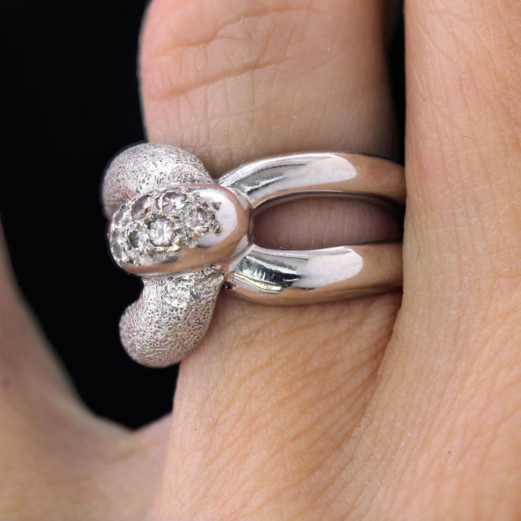 Bague or blanc diamants agrafe