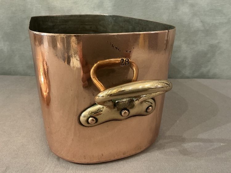 Beautiful 19th-century copper pot/saucepan