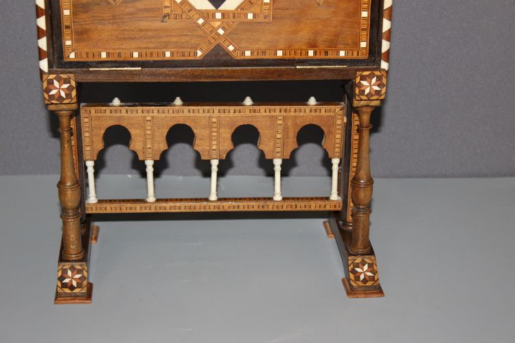 Syrischer Intarsienschrank um 1900