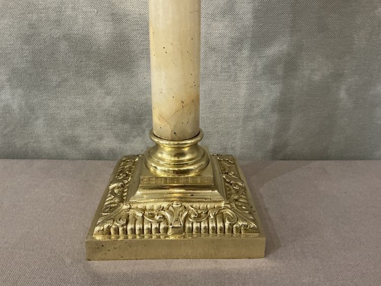 Base per lampada a olio in bronzo e alabastro del XIX secolo