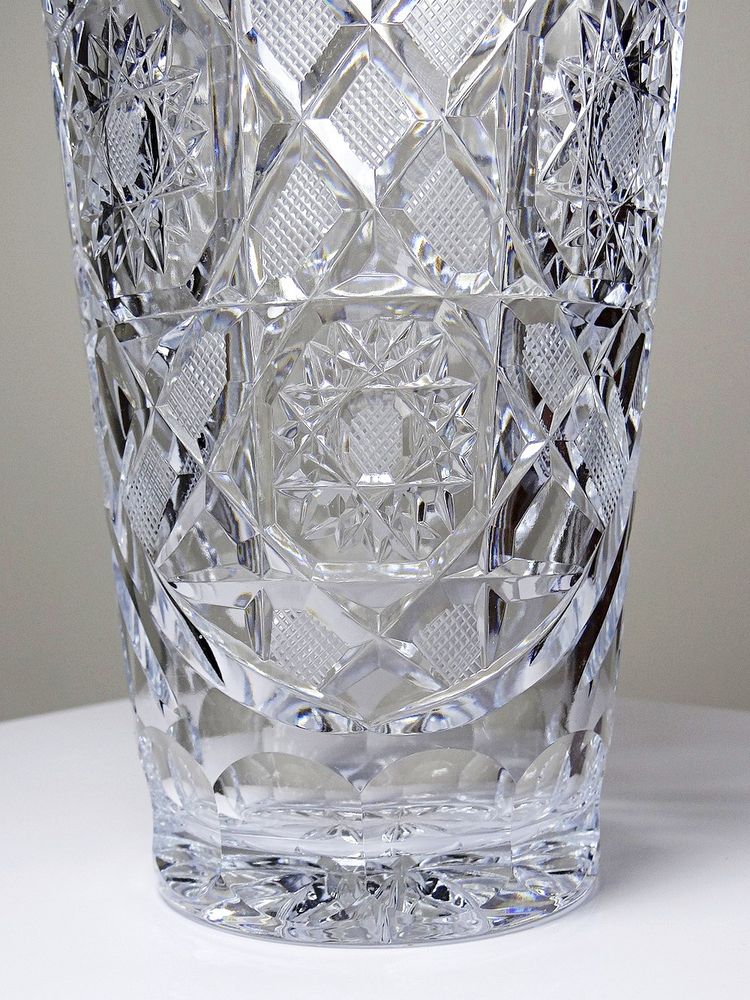Grand vase en cristal taillé et moulé vintage 80-2000 Bohême Tchécoslovaquie
