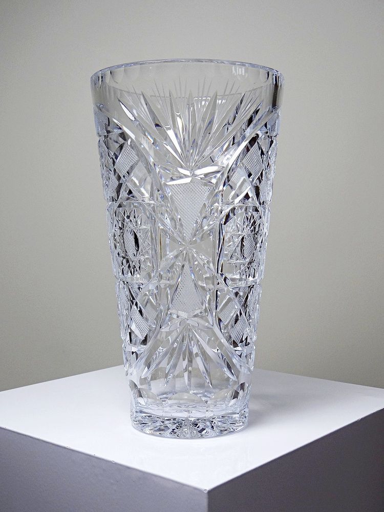 Grand vase en cristal taillé et moulé vintage 80-2000 Bohême Tchécoslovaquie