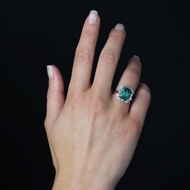 Turmalinring mit Diamanten im Baguette- und Brillantschliff