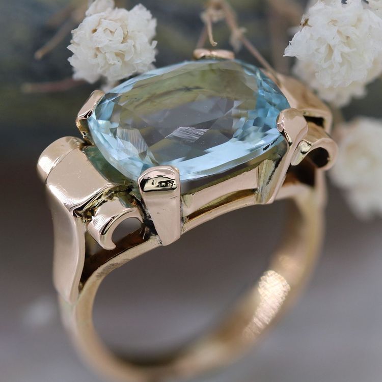 Anello con acquamarina