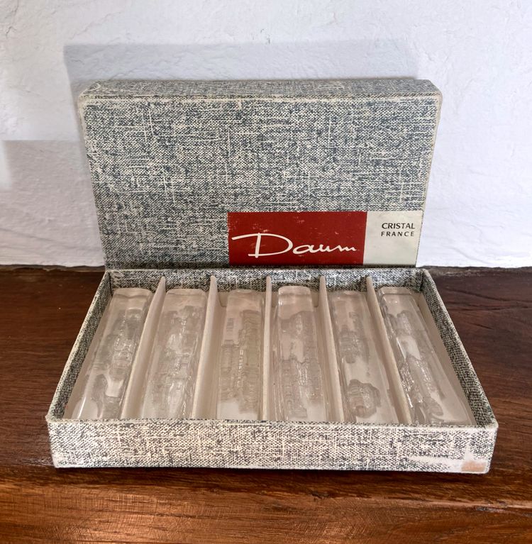 DAUM knife rest