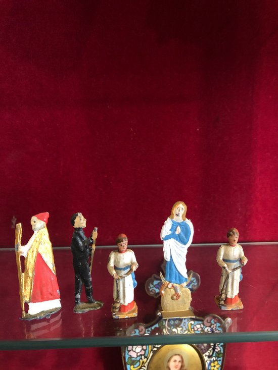 Set of 9 religious subjects