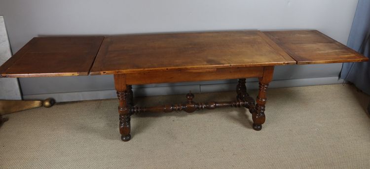 Louis XIII style table with extensions