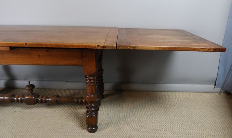 Louis XIII style table with extensions